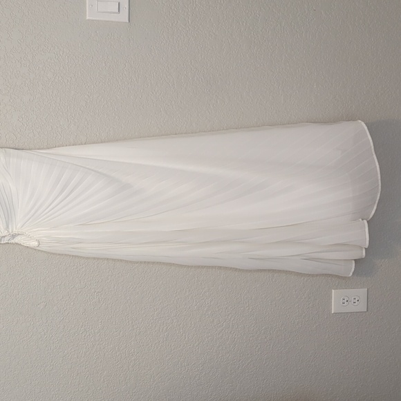 Forever 21 white pleated side cut out one shoulder maxi dress - Picture 6 of 16